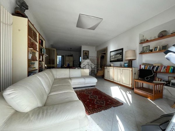 casa indipendente in vendita a Massa