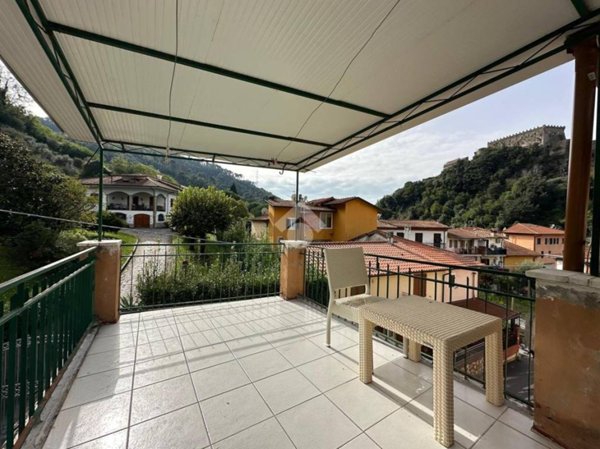 casa indipendente in vendita a Massa in zona Centro Storico