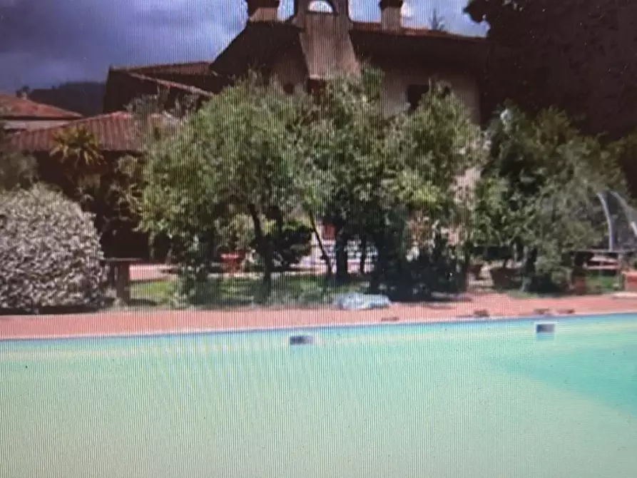 casa indipendente in vendita a Massa