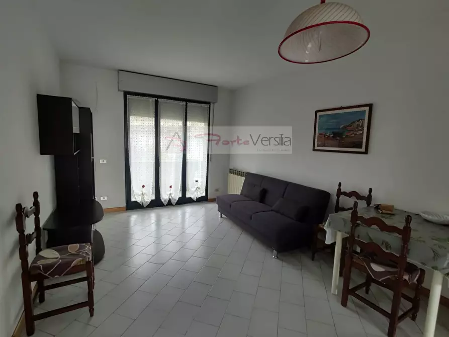 appartamento in vendita a Massa in zona Marina dei Ronchi