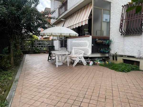 appartamento in vendita a Massa in zona Centro Storico