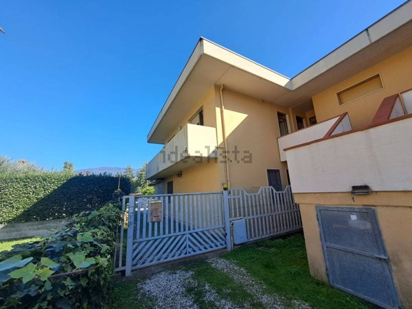 appartamento in vendita a Massa in zona Marina dei Ronchi