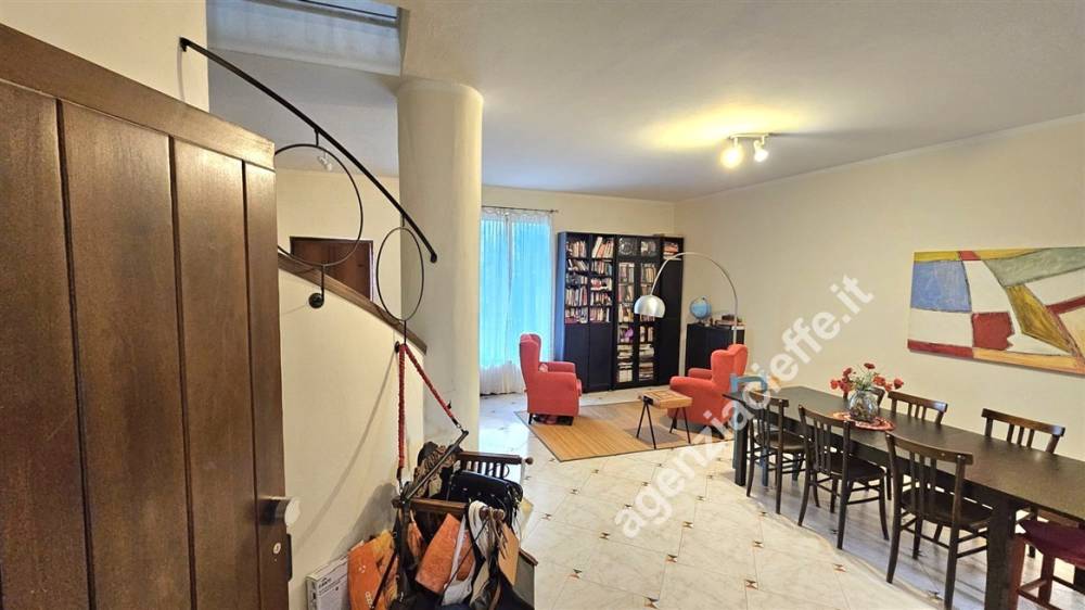 casa indipendente in vendita a Massa