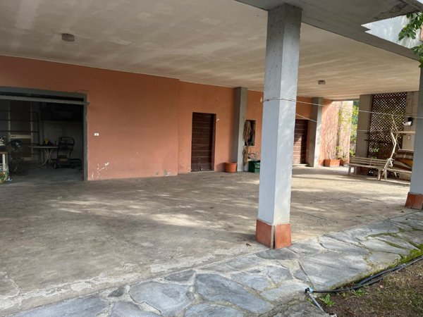 casa indipendente in vendita a Massa in zona Mirteto