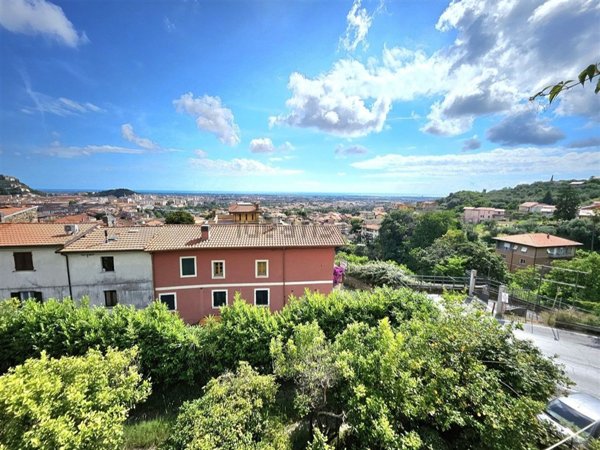 appartamento in vendita a Massa in zona Centro Storico