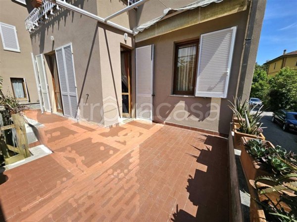 appartamento in vendita a Massa in zona Marina di Massa