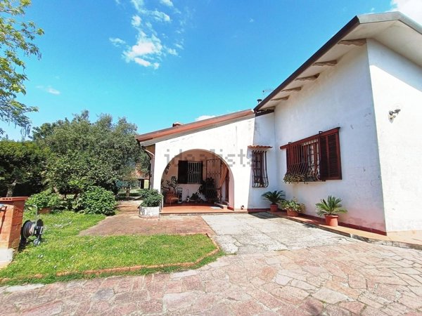 casa indipendente in vendita a Massa in zona Centro Storico