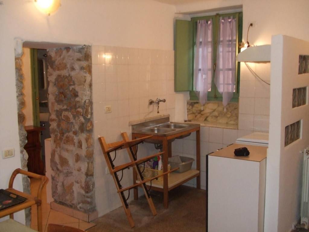 casa indipendente in vendita a Massa