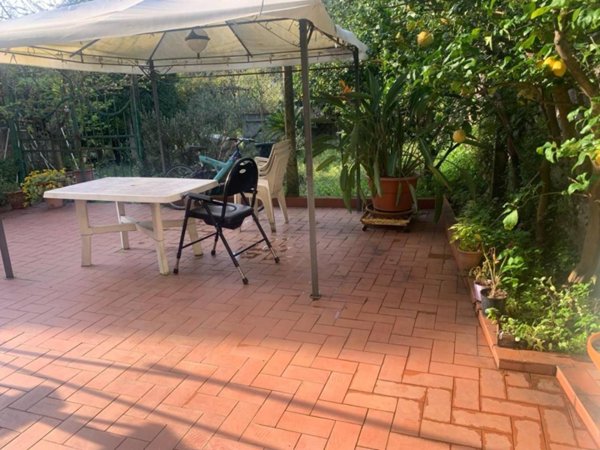 appartamento in vendita a Massa in zona Centro Storico