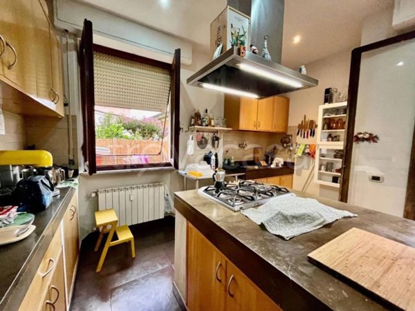 appartamento in vendita a Massa in zona Romagnano