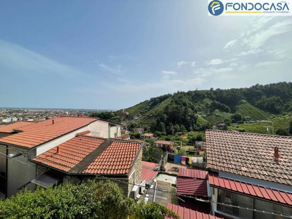 appartamento in vendita a Massa in zona Mirteto