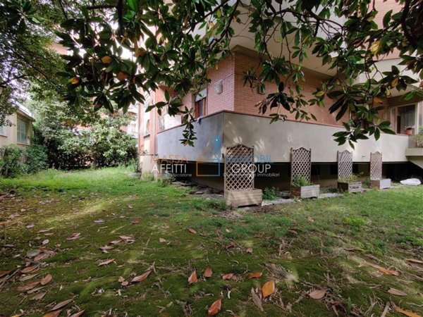 appartamento in vendita a Massa in zona Marina di Massa