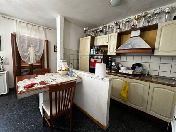 appartamento in vendita a Massa in zona Borgo del Ponte