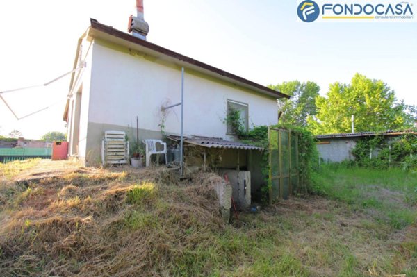casa indipendente in vendita a Massa in zona Marina di Massa