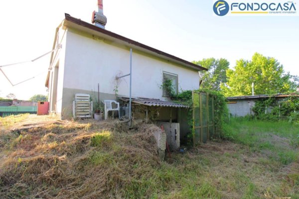 casa indipendente in vendita a Massa in zona Marina di Massa