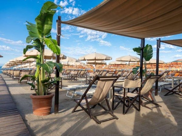casa indipendente in vendita a Massa