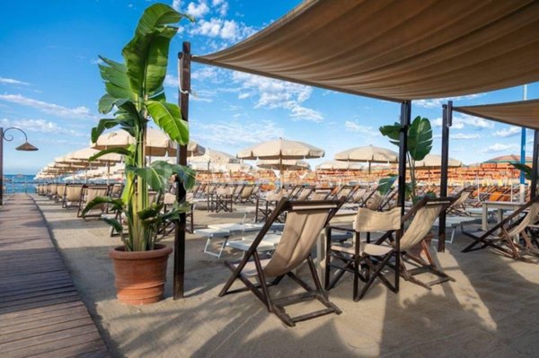 casa indipendente in vendita a Massa