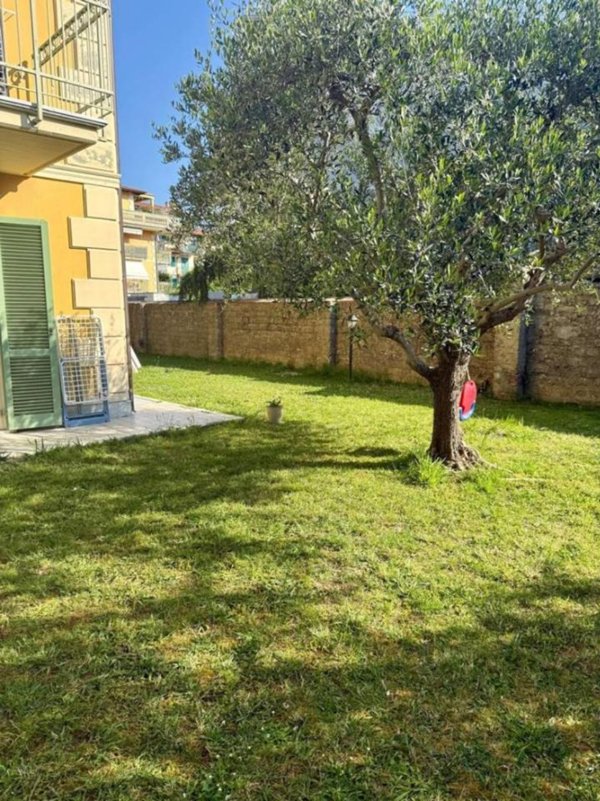appartamento in vendita a Massa in zona Centro Storico