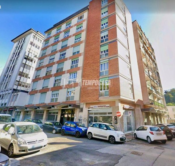 appartamento in vendita a Massa in zona Centro Storico