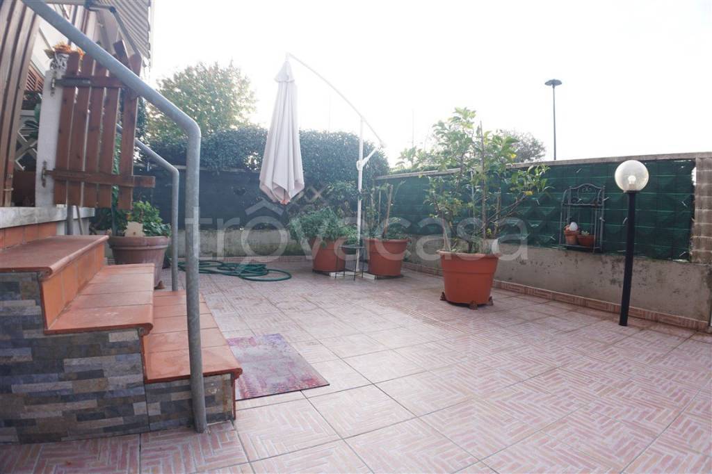 casa indipendente in vendita a Massa in zona Quercioli