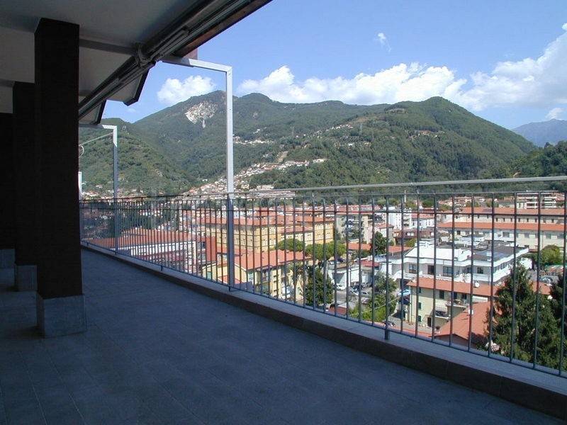 appartamento in vendita a Massa in zona Centro Storico