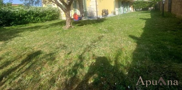 appartamento in vendita a Massa in zona Centro Storico