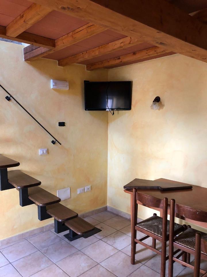 casa indipendente in vendita a Massa in zona Antona