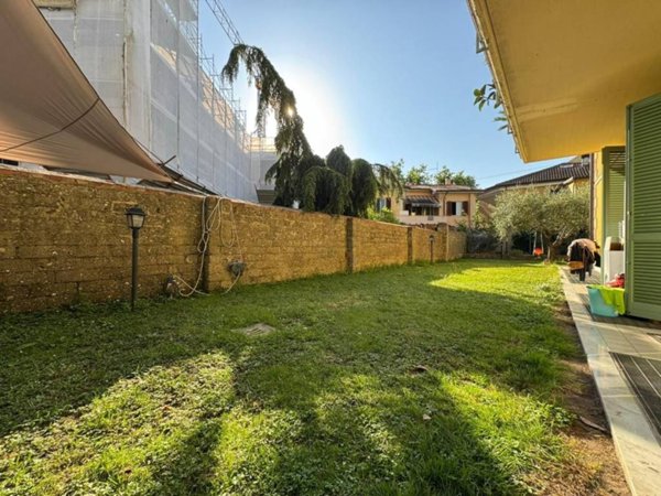 appartamento in vendita a Massa in zona Centro Storico