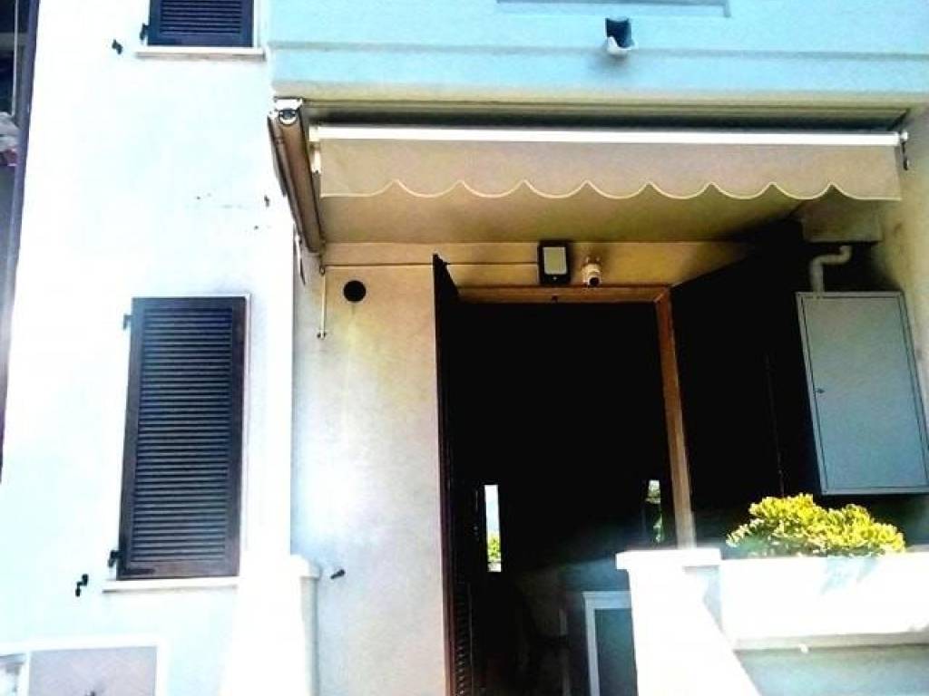 casa indipendente in vendita a Massa in zona Marina di Massa
