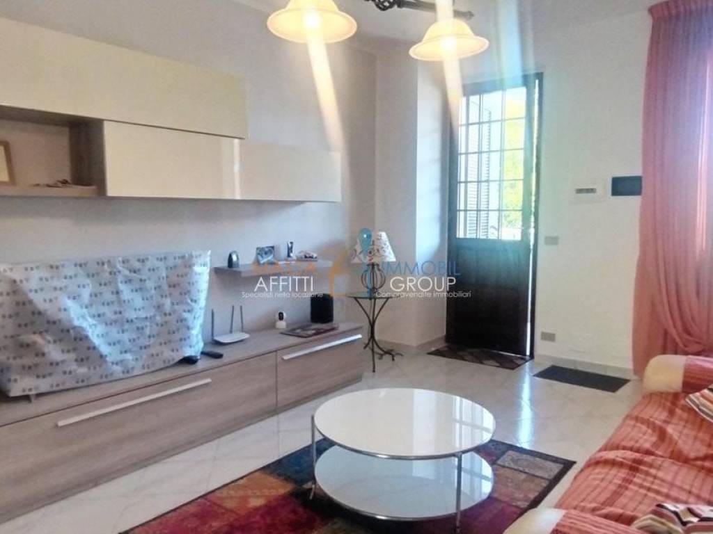 casa indipendente in vendita a Massa in zona Marina di Massa