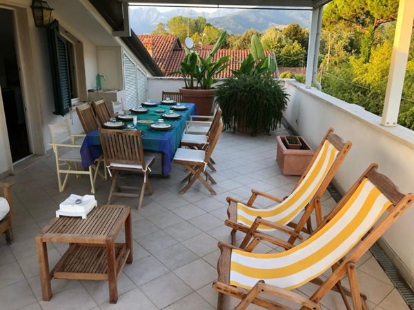 appartamento in vendita a Massa in zona Marina dei Ronchi