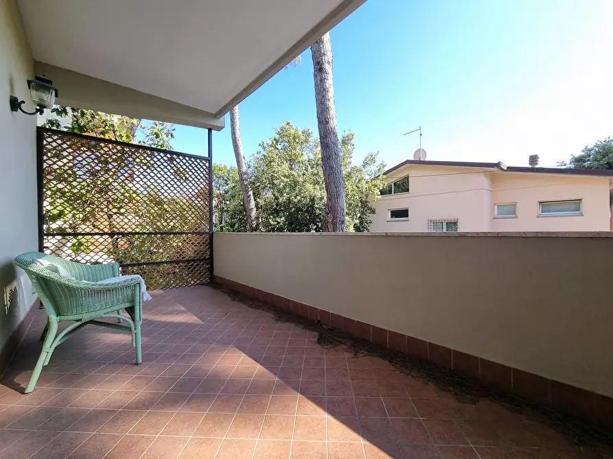 appartamento in vendita a Massa in zona Marina dei Ronchi