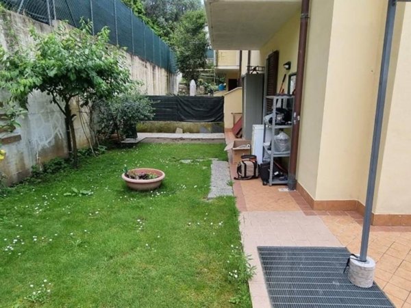 intera palazzina in vendita a Massa