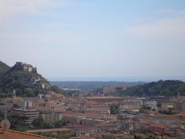 appartamento in vendita a Massa in zona Marina di Massa