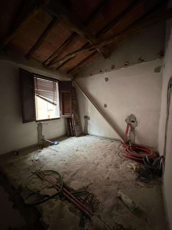 casa indipendente in vendita a Massa