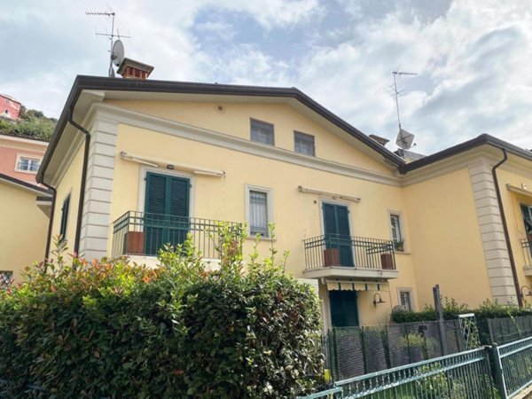 casa indipendente in vendita a Massa in zona Centro Storico