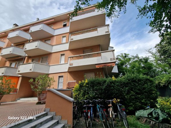 appartamento in vendita a Massa in zona Marina di Massa
