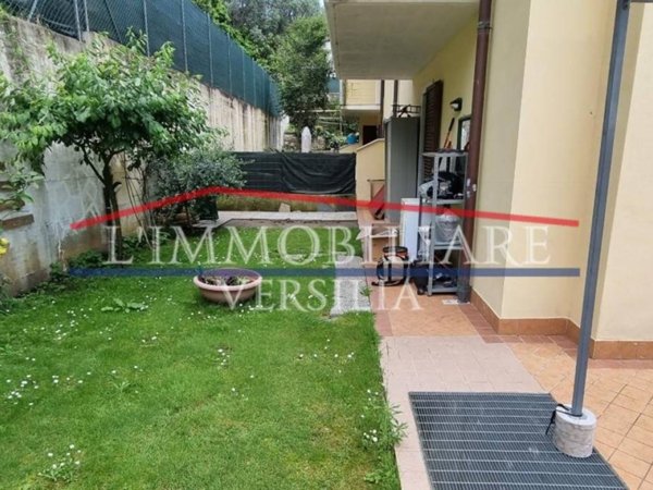 casa indipendente in vendita a Massa
