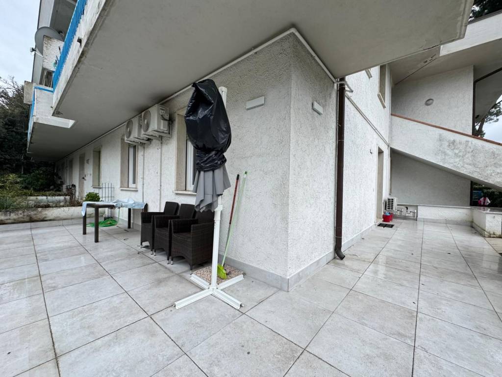 appartamento in vendita a Massa in zona Marina di Massa