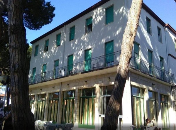 casa indipendente in vendita a Massa in zona Marina di Massa
