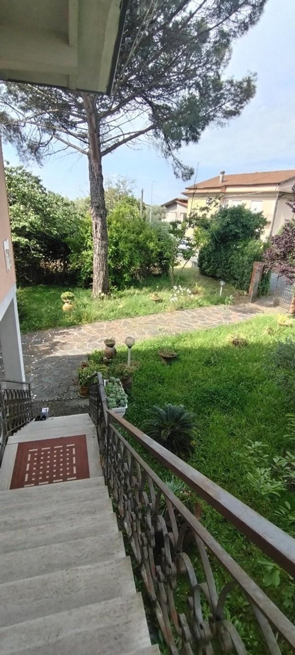 casa indipendente in vendita a Massa in zona Centro Storico