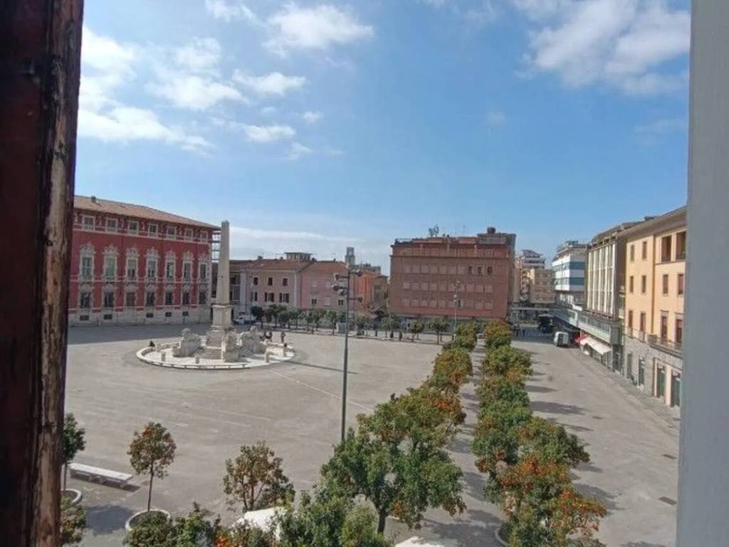 appartamento in vendita a Massa in zona Centro Storico
