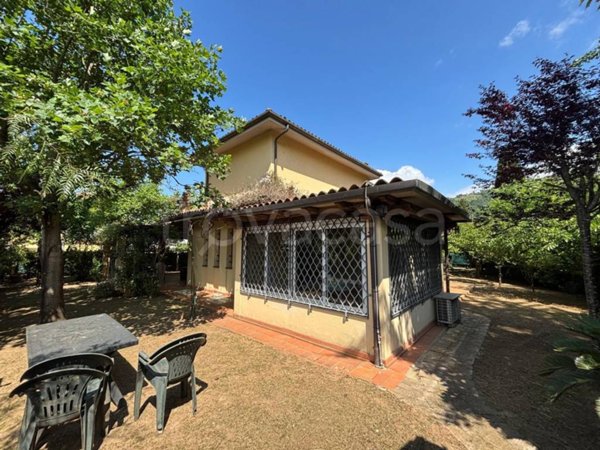 casa indipendente in vendita a Massa in zona Romagnano