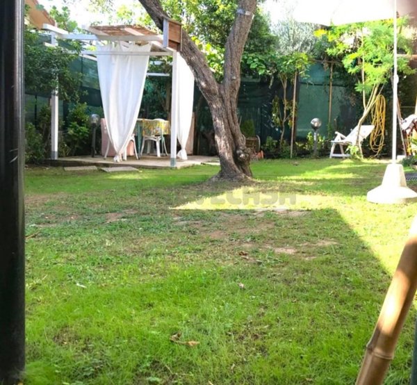 casa indipendente in vendita a Massa in zona Marina di Massa
