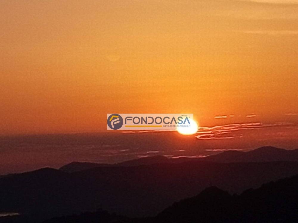 casa indipendente in vendita a Massa in zona Pariana