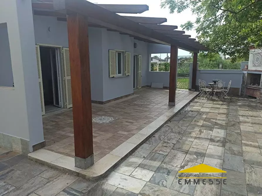 casa indipendente in vendita a Massa in zona Marina di Massa