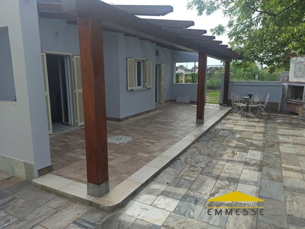 casa indipendente in vendita a Massa in zona Marina di Massa