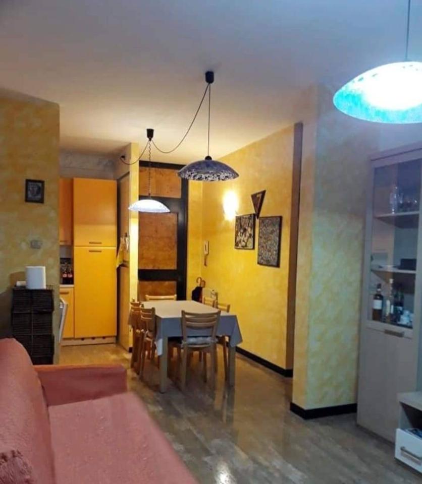 appartamento in vendita a Massa in zona Marina dei Ronchi