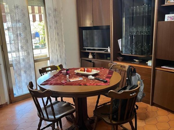 appartamento in vendita a Massa in zona Marina di Massa
