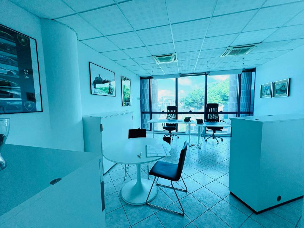 ufficio in vendita a Massa in zona Castagnola